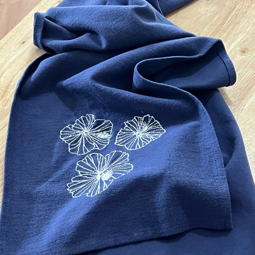 NWT Tag Aloha Co. blue hibiscus scarf - Picture 4 of 6